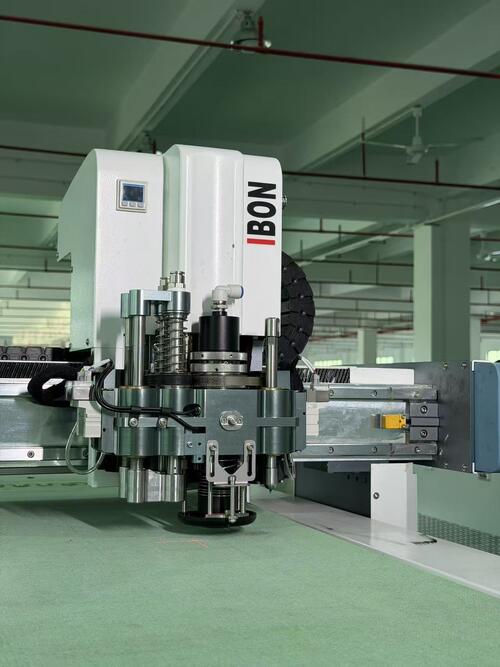 Últimas soluciones de la empresa sobre IB1625 máquina de corte personalizada para fábrica de embalaje