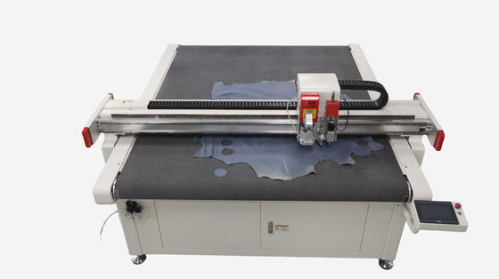 calidad 220V - 380V Máquina de corte de cuero genuino Máquina automática de corte de cuchillo por vibración fábrica