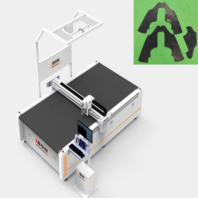 Máquina de corte de cuchillo oscilante CNC personalizada de 50Hz con tamaño de trabajo de 1600 mm x 2500 mm para cuero
