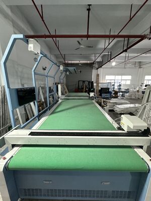 Buen precio Máquina de corte de cuero CNC IB1660 de doble cabezal con rango de corte de 1600 mm x 6000 mm y alta precisión para cuero genuino en línea